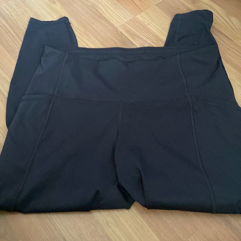 Black yoga pants